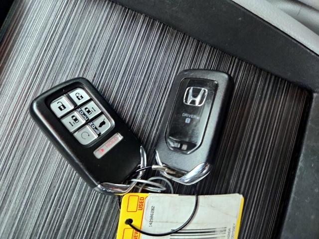 Photo of 2018 Gray Honda Odyssey