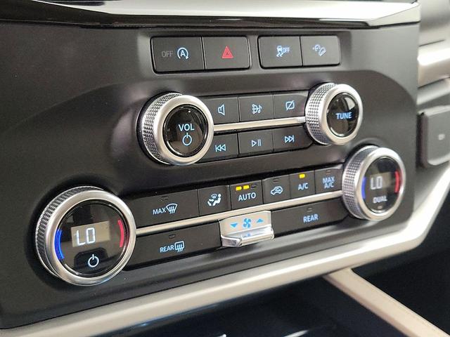 Photo of 2022 Black Ford Expedition
