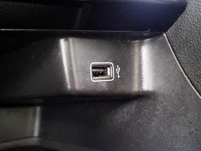 Photo of 2019 White Volkswagen Jetta