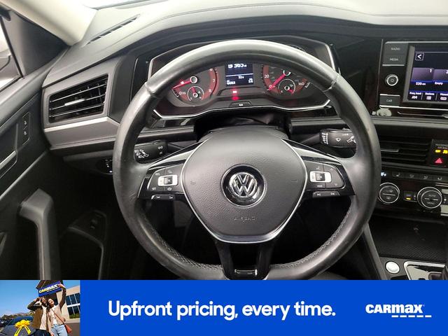 Photo of 2019 White Volkswagen Jetta