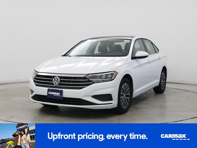 Photo of 2019 White Volkswagen Jetta