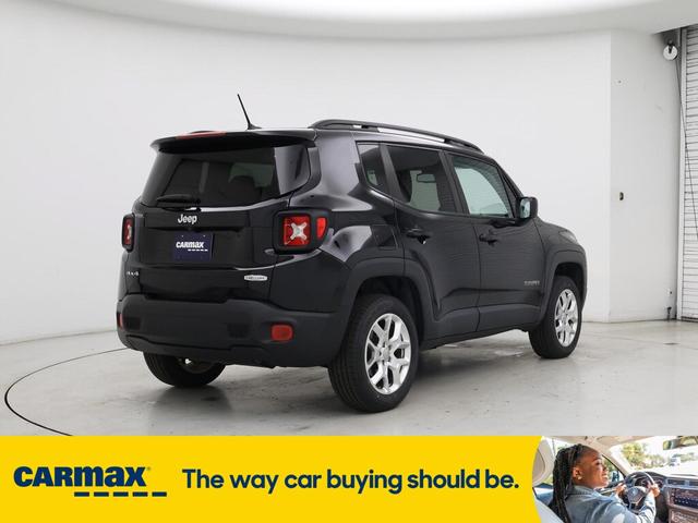 Photo of 2016 Black Jeep Renegade