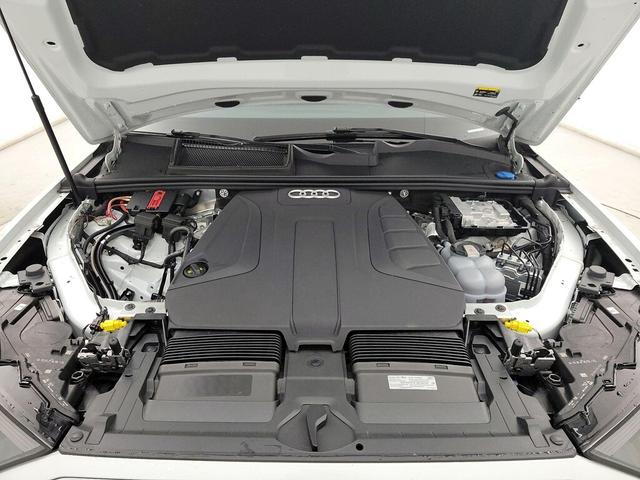 Photo of 2023 White Audi Q7