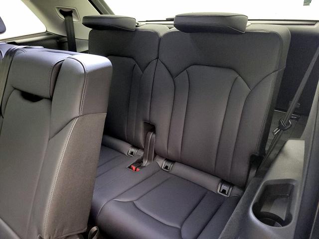 Photo of 2023 White Audi Q7