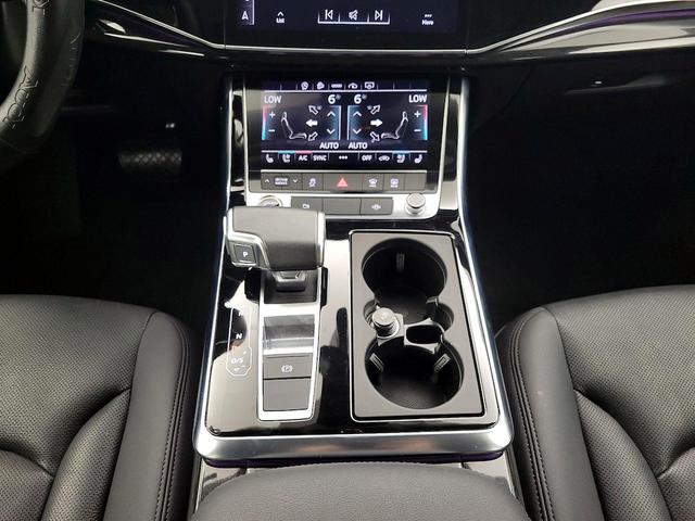 Photo of 2023 White Audi Q7