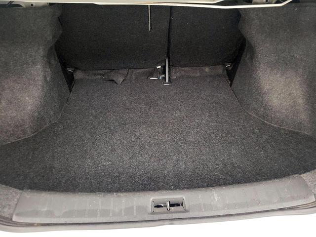 Photo of 2017 White Nissan Sentra