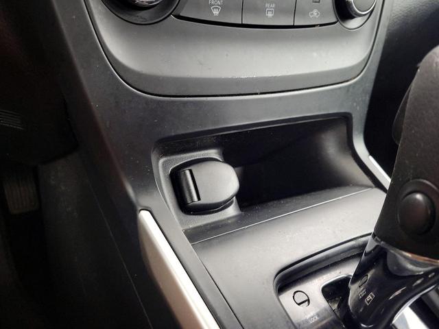 Photo of 2017 White Nissan Sentra