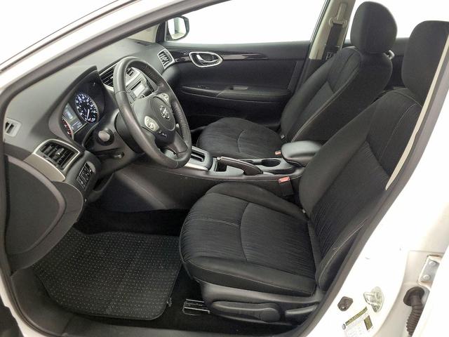 Photo of 2017 White Nissan Sentra