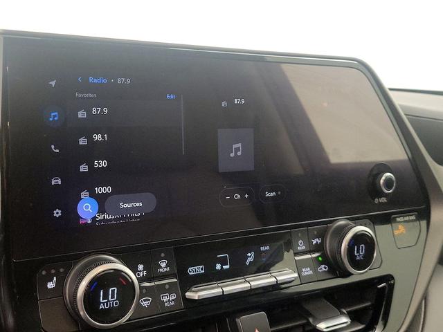 Photo of 2023 Black Toyota Highlander