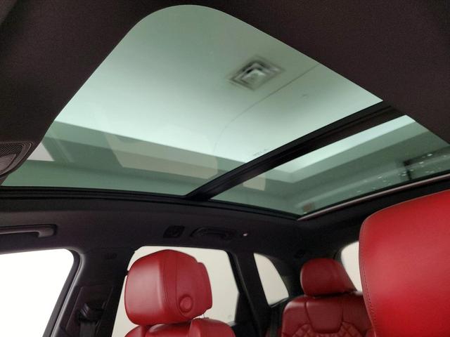 Photo of 2020 White Audi SQ5