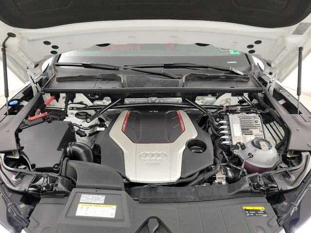 Photo of 2020 White Audi SQ5