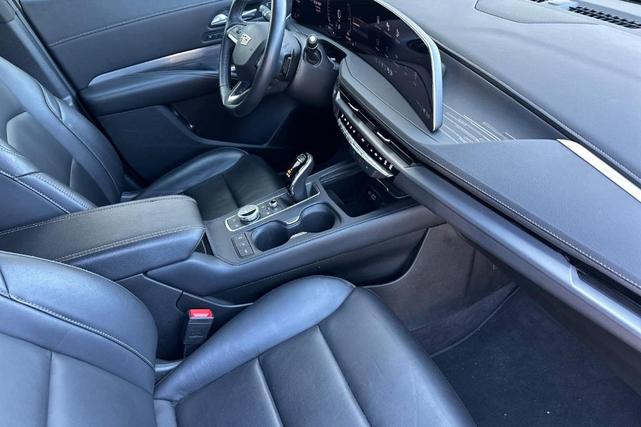 Photo of 2024 Silver Metallic Cadillac XT4