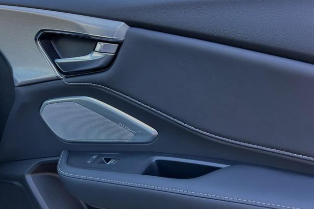 Photo of 2025 Liquid Carbon Metallic Acura RDX