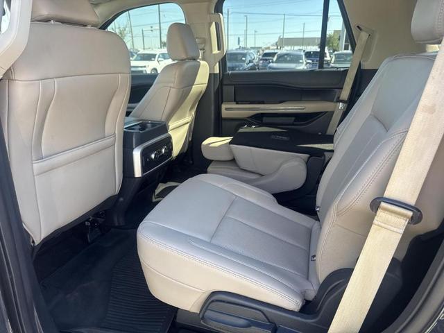 Photo of 2023 Stone Blue Metallic Ford Expedition
