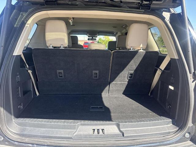 Photo of 2023 Stone Blue Metallic Ford Expedition