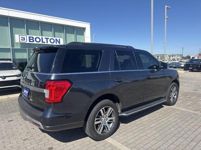 Photo of 2023 Stone Blue Metallic Ford Expedition