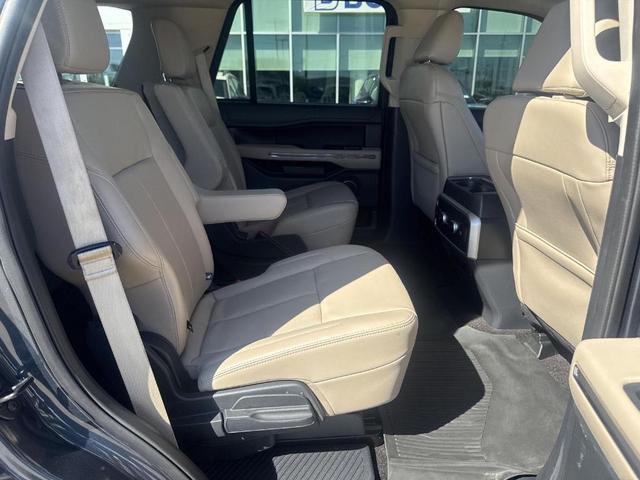 Photo of 2023 Stone Blue Metallic Ford Expedition