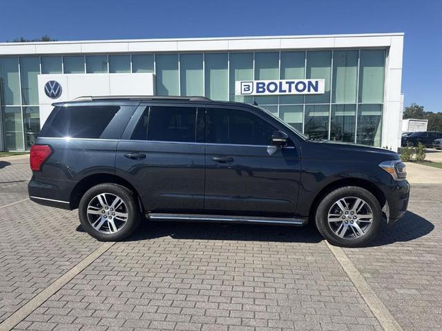 Photo of 2023 Stone Blue Metallic Ford Expedition