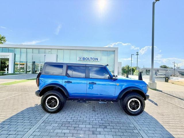 Photo of 2022 Velocity Blue Metallic Ford Bronco