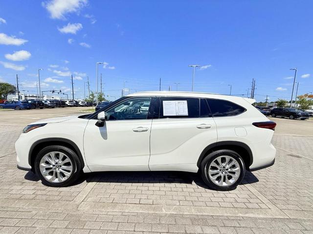 Photo of 2021 Blizzard Pearl Toyota Highlander