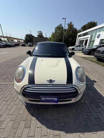Photo of 2015 White Silver Metallic MINI Hardtop