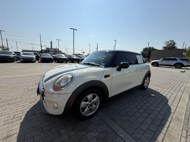 Photo of 2015 White Silver Metallic MINI Hardtop