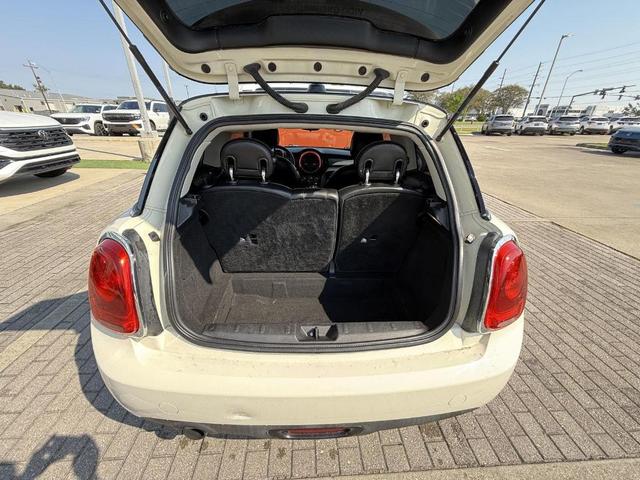 Photo of 2015 White Silver Metallic MINI Hardtop