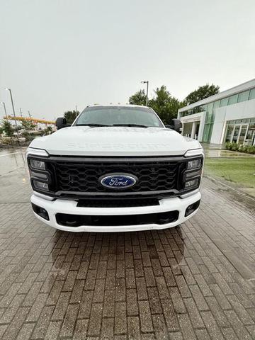 Photo of 2024 Oxford White Ford F-250