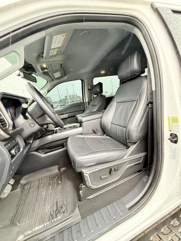 Photo of 2024 Oxford White Ford F-250