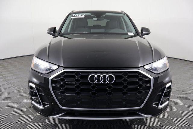 Photo of 2023 Mythos Black Metallic Audi Q5