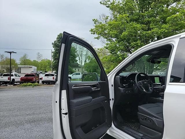 Photo of 2025 Iridescent Pearl Tricoat Chevrolet Silverado 1500