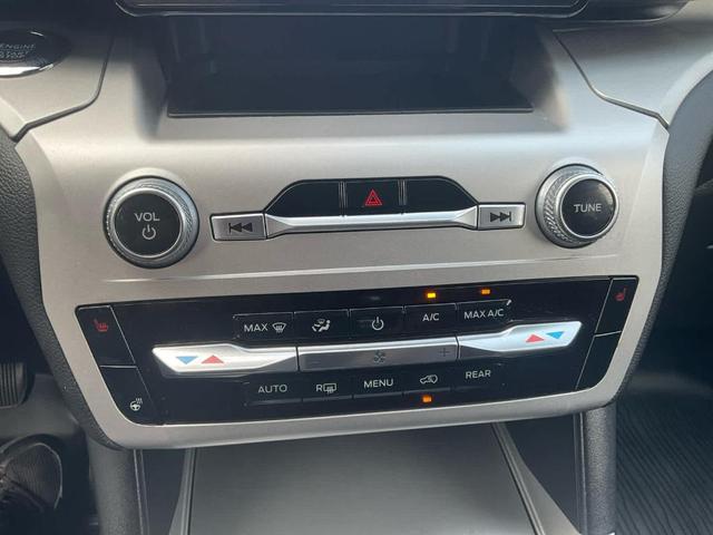 Photo of 2022 Agate Black Metallic Ford Explorer