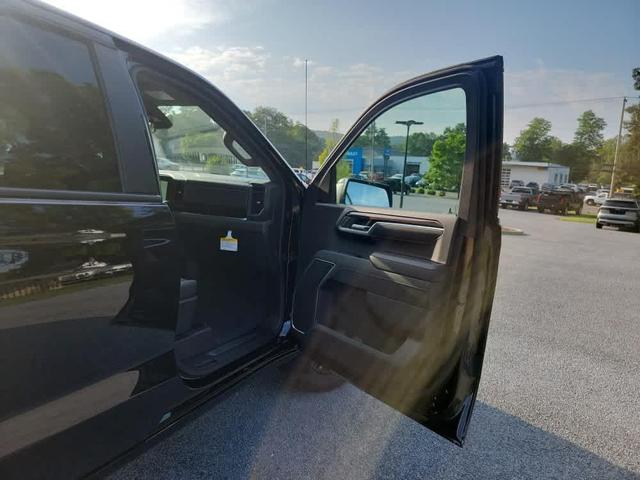Photo of 2025 Black Chevrolet Silverado 1500