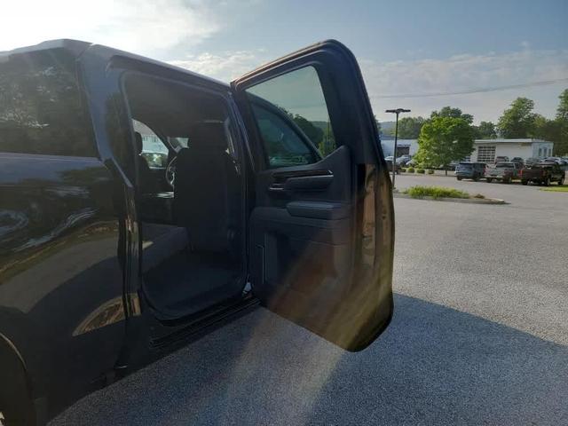 Photo of 2025 Black Chevrolet Silverado 1500