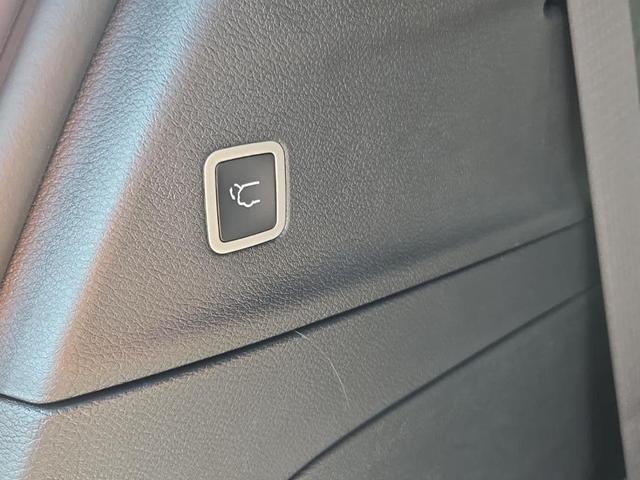 Photo of 2026 Bright White Clearcoat Chrysler Pacifica
