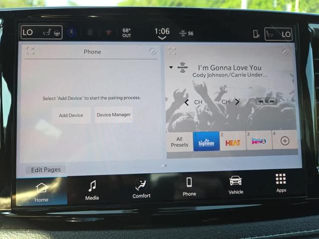 Photo of 2026 Bright White Clearcoat Chrysler Pacifica