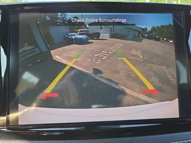 Photo of 2026 Bright White Clearcoat Chrysler Pacifica