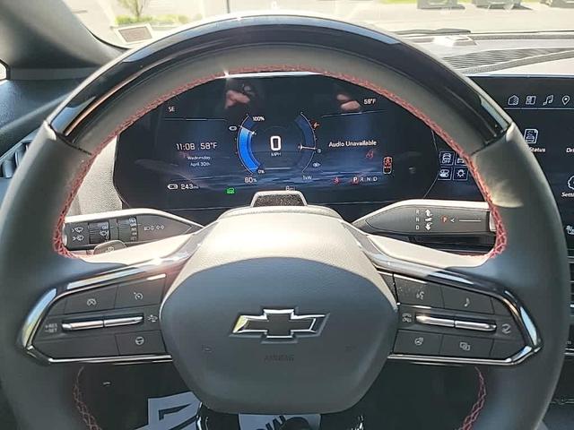 Photo of 2025 Iridescent Pearl Tricoat Chevrolet Equinox EV