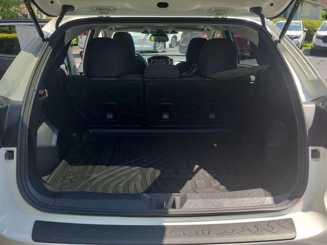 Photo of 2024 Crystal White Pearl Subaru Crosstrek