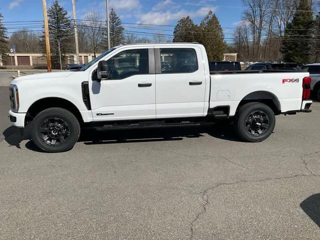 Photo of 2025 Oxford White Ford F-350