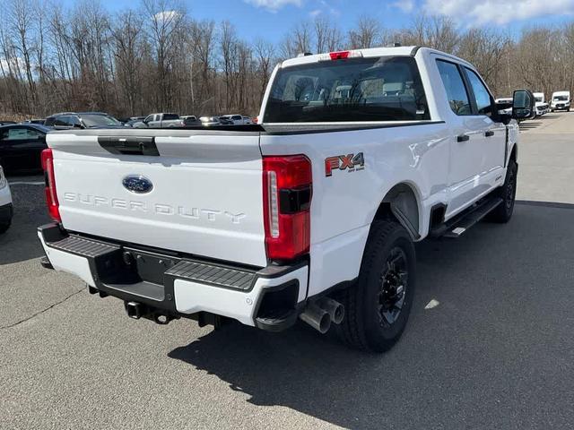 Photo of 2025 Oxford White Ford F-350