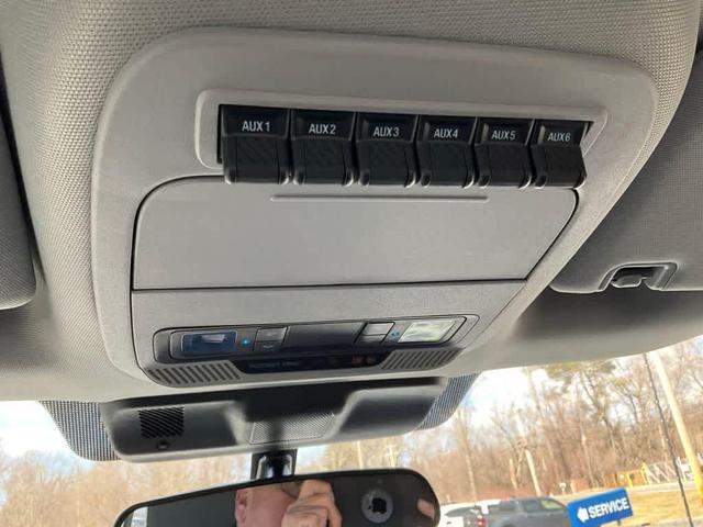 Photo of 2025 Oxford White Ford F-350