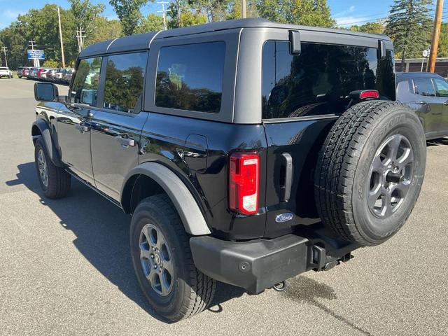 Photo of 2025 Shadow Black Ford Bronco