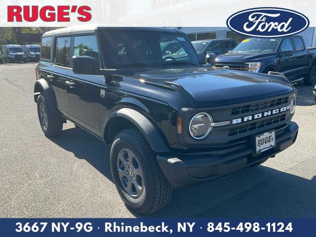 Photo of 2025 Shadow Black Ford Bronco
