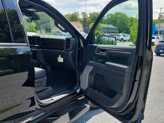 Photo of 2025 Black Chevrolet Silverado 1500