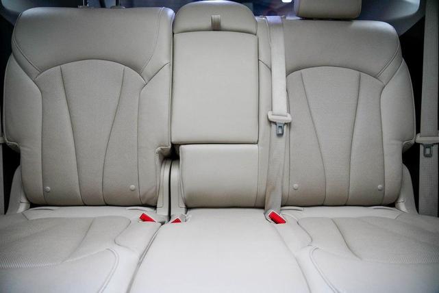 Photo of 2019 White Buick Envision