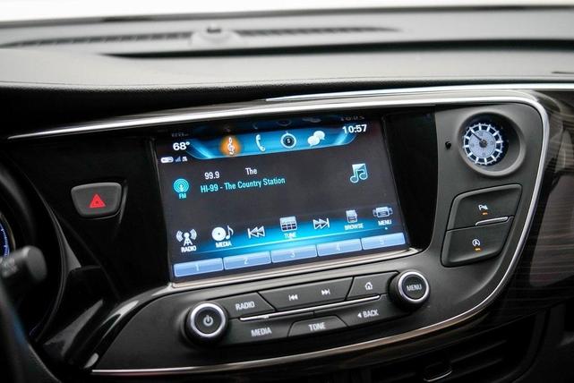 Photo of 2019 White Buick Envision