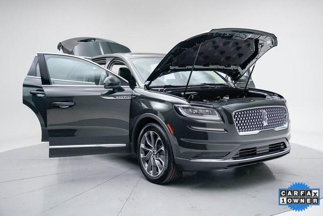 Photo of 2022 Green Lincoln Nautilus