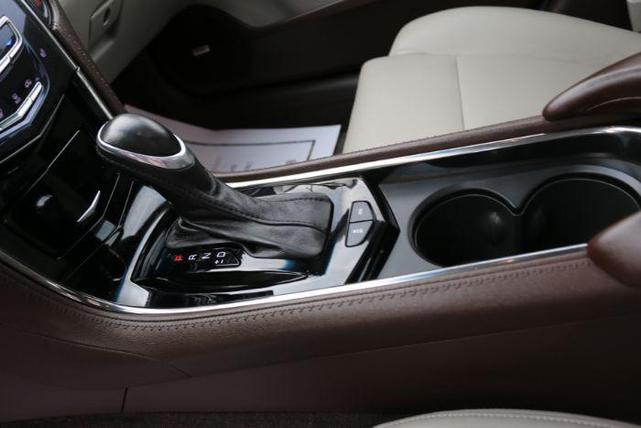 Photo of 2013 White Diamond Tricoat Cadillac ATS