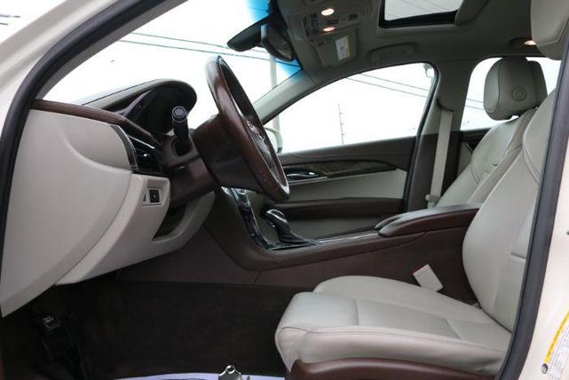 Photo of 2013 White Diamond Tricoat Cadillac ATS